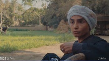 شاهد .. روجينا وأشرف زكي يؤديان مناسك العمرة.. وهكذا ظهرا برفقة إبنتهما