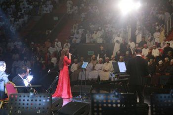 شاهد .. بلقيس تغني في احتفالات سلطنة عمان بالعيد الوطني