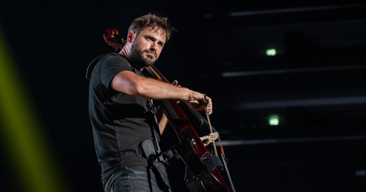 شاهد .. عازف التشيللو العالمي HAUSER أحيا حفلين في دبي والقاهرة