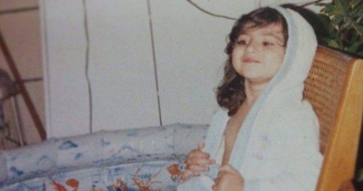 شاهد .. فنانة لبنانية بنجومية عالمية.. تعرفوا إلى هوية هذه الطفلة الجميلة!