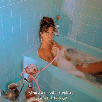 شاهد .. سارة بحبح تكسر قيود المرأة العريبة وتروي قصتها من خلال فنها وأليشا بوي وديلين سبراوس ونواه سينتينيو يساهمون في العمل