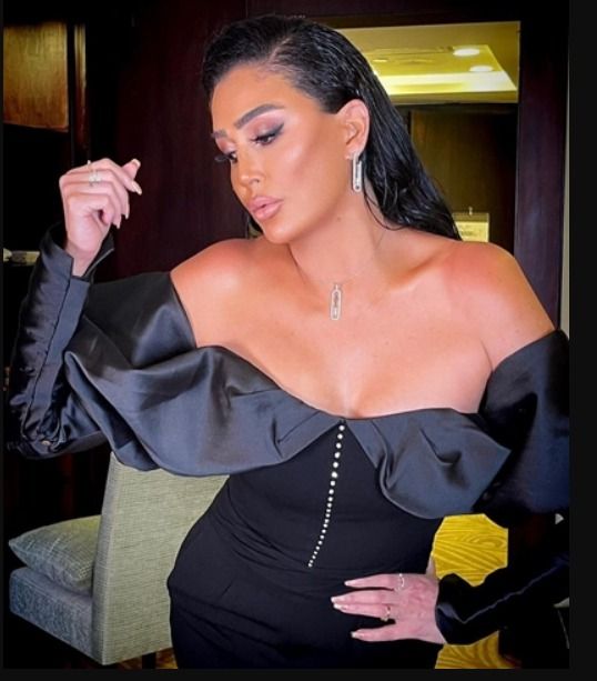 تيتا غادة عبد الرازق عود مرسوم – شاهد علي الرشاقة