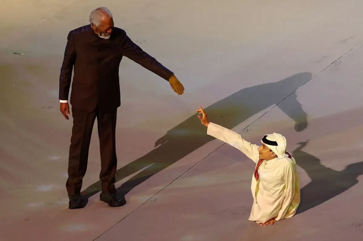 سر قفاز ” مورغان فريمان” خلال كأس العالم : حادث مرعب