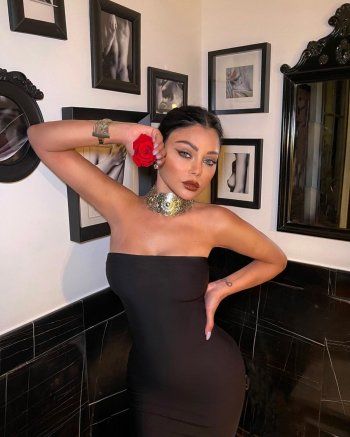 شاهد .. بالصور- إطلالة فريدة لـ هيفا وهبي تسحر الجمهور.. إليكم كيف بدت!