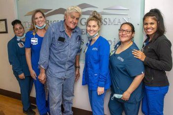 شاهد .. بالصورة - بعد تعرضه لحروق خطيرة هكذا ظهر جاي لينو