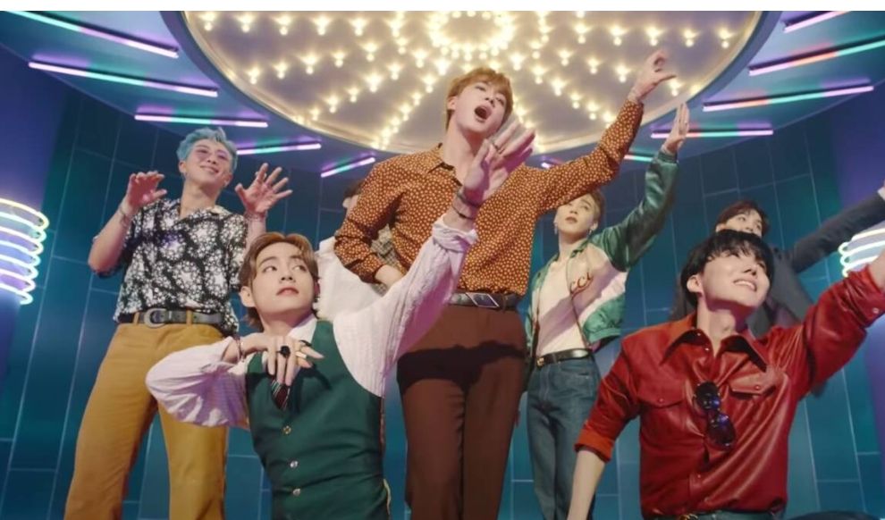 أكثر من 1.6 مليار مشاهدة لأغنية ” ديناميت” على يوتيوب – فيديو