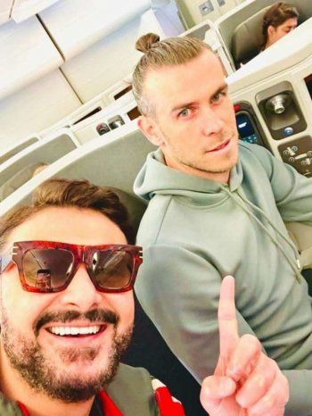 شاهد .. بالصورة- لقاء بين رامز جلال وغاريث بيل.. هل يطل معه في برنامج المقالب؟