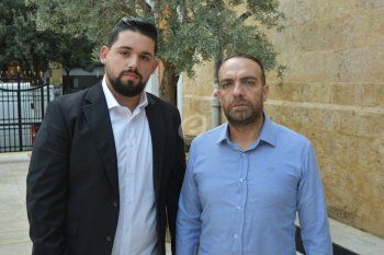 شاهد .. خاص بالصور - فنانون وشخصيات مجتمعية يتوافدون لوداع روميو لحود في كاتدرائية مار جرجس