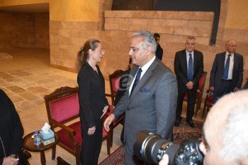 شاهد .. خاص بالصور - فنانون وشخصيات مجتمعية يتوافدون لوداع روميو لحود في كاتدرائية مار جرجس