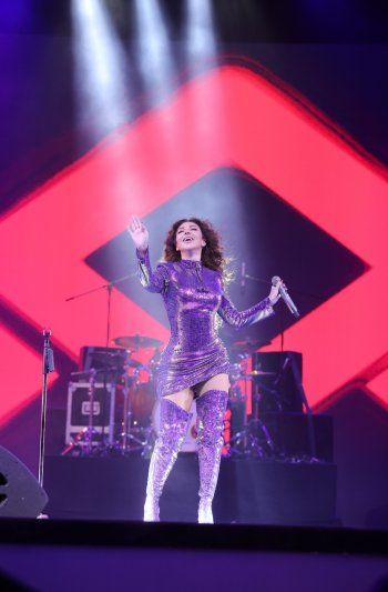 شاهد .. بالصور - ميريام فارس تفتتح أولى حفلات القرية العالمية