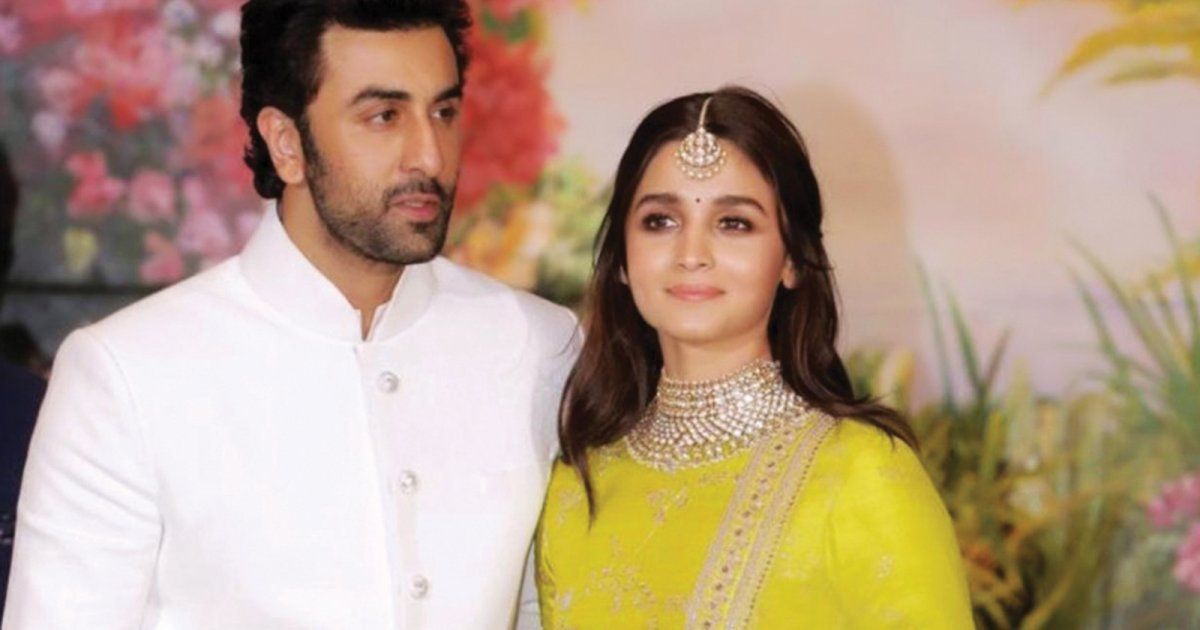 شاهد .. عليا بهات ورانبير كابور يستقبلان مولودتهما وهذا إسمها