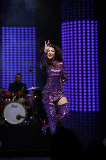 شاهد .. بالصور - ميريام فارس تفتتح أولى حفلات القرية العالمية