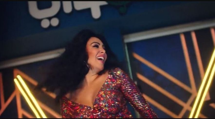 ميريهان حسين هتغني أغنية كاملة من كلمتين وبس – فيديو