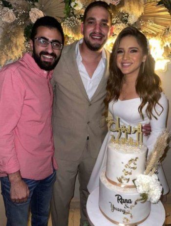 شاهد .. بالصور- بعد أن طلب يدها على الهواء مباشرة.. رنا رئيس تحتفل بخطوبتها داخل منزلها