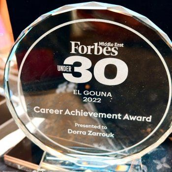 شاهد .. فوربس تكرّم درة والأخيرة تختار فستاناً باهظ الثمن لهذه المناسبة