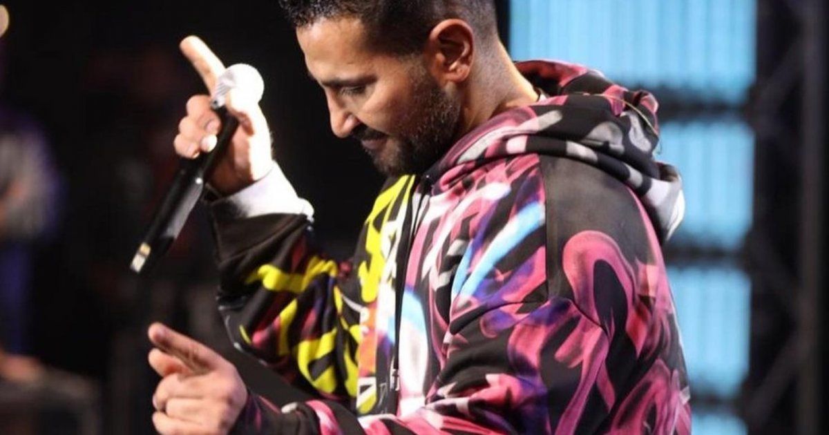 شاهد .. بالصور- أحمد سعد يحيي حفلا غنائيا ضخما تحت شعار كامل العدد