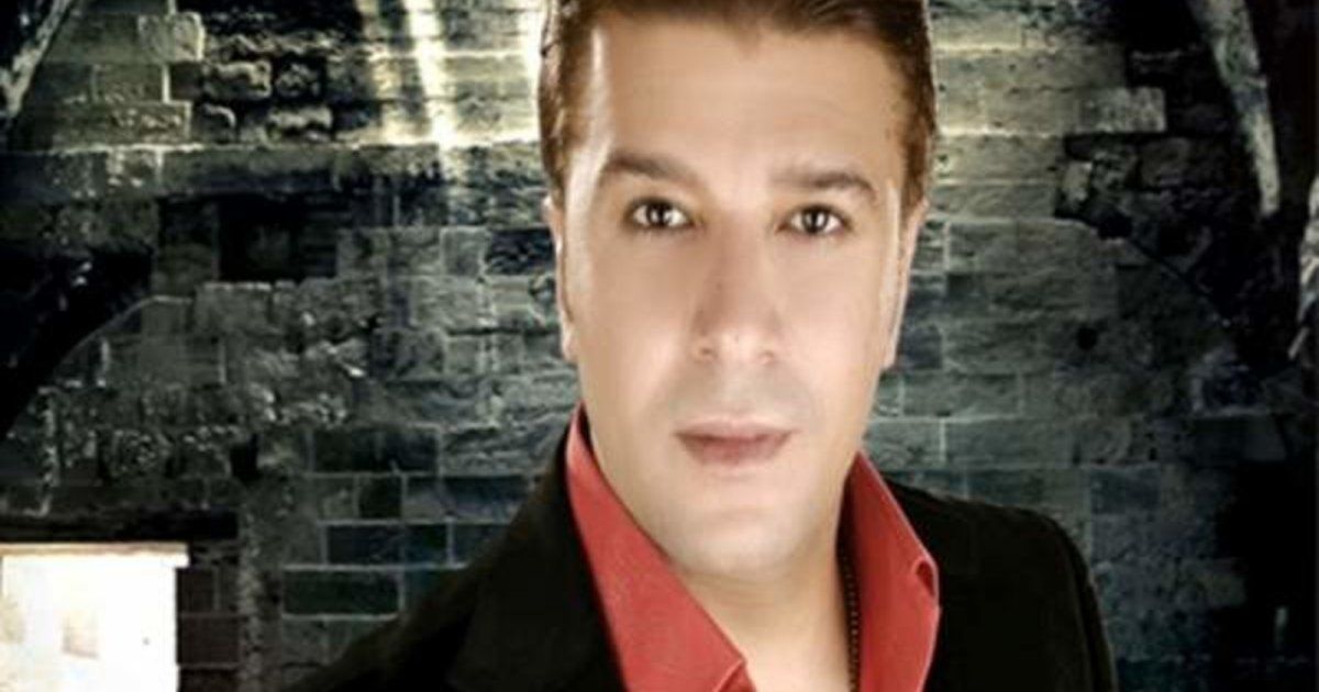 شاهد .. مصطفى كامل "زوجتي في غرفة العمليات.. دعواتكم"