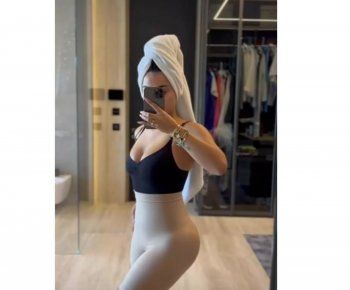 شاهد .. بالصورة- الدكتورة يومي تتعرض للانتقادات بعد هذه الاطلالة