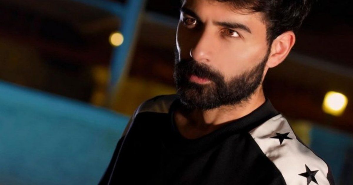 شاهد .. عقيل الرئيسي يخضع لعملية جراحية.. وهذا ما طلبه فور إفاقته!