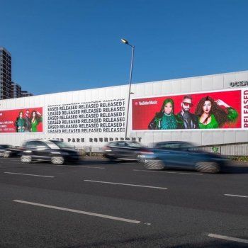 شاهد .. ميريام فارس ونيكي ميناج ومالوما يكتسحون شوارع العالم