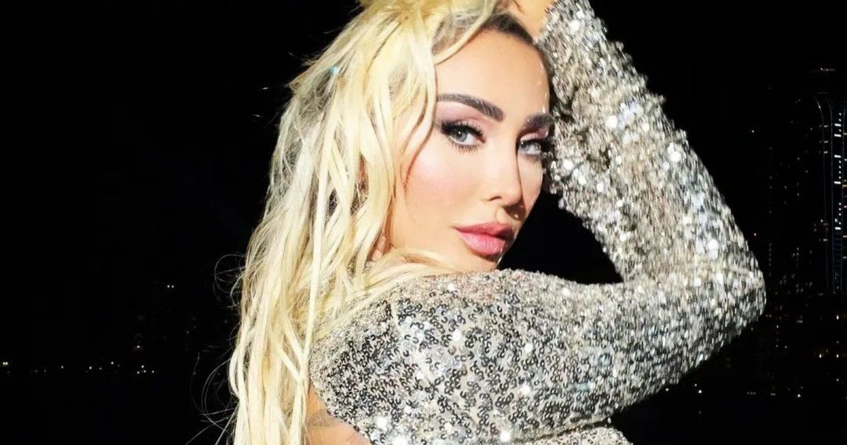 شاهد .. جويل ماردينيان تقدّم ميدلي غنائية على المسرح .. هل تدخل عالم الفن؟ -بالفيديو