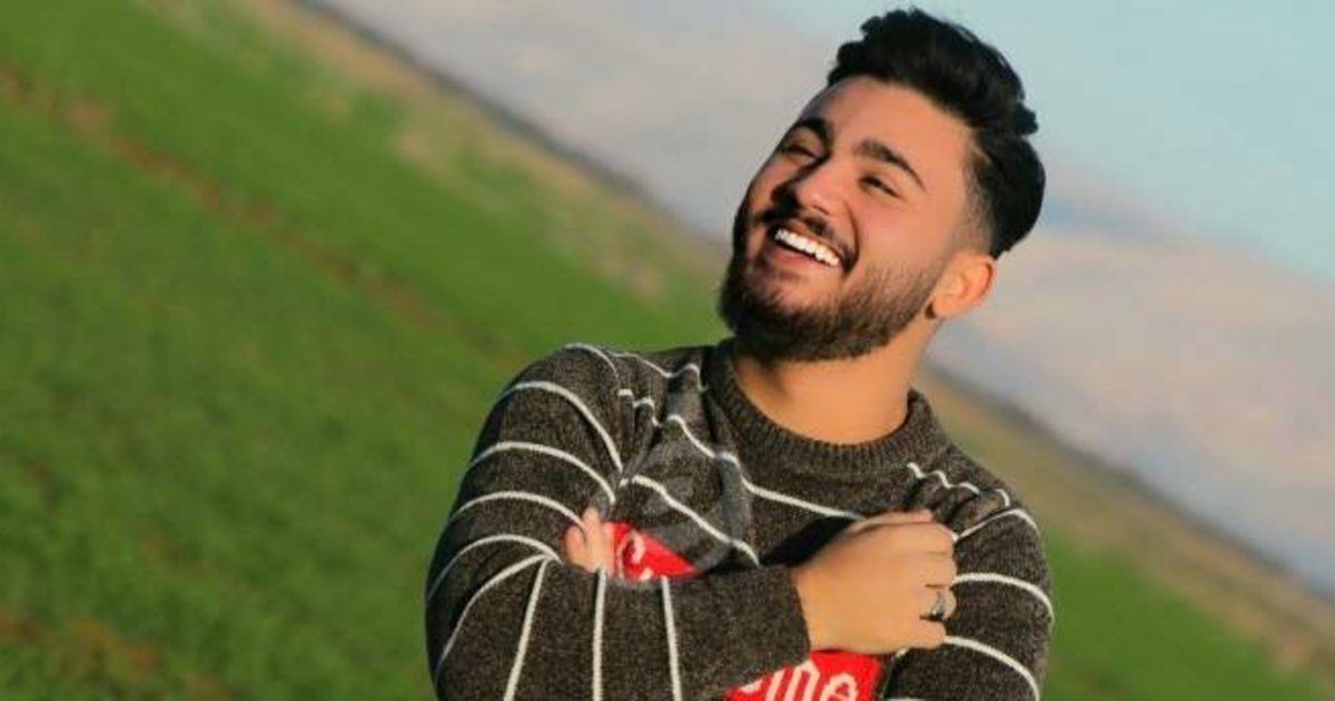 شاهد .. بالصور-أمير عموري نجم "The voice kids" يدخل القفص الذهبي