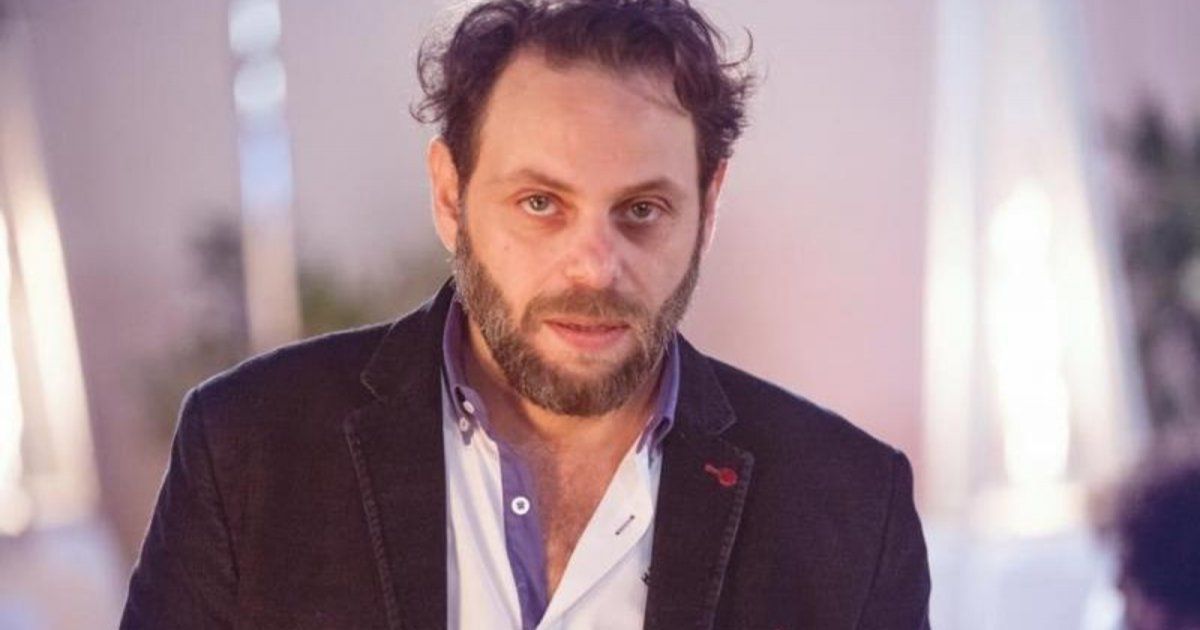 شاهد .. سيف الدين سباعي ينهي تصوير "العربجي" ويتصور مع الفريق