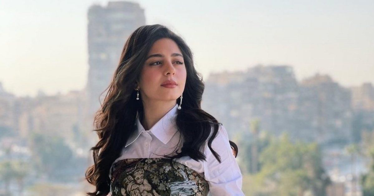 شاهد .. مايان السيد تخطف الأنظار بإطلالتها في مدرجات كأس العالم.. وهذا ما قامت به