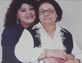 شاهد .. ليليان نمري تستذكر أمها الراحلة بصورة مؤثرة.. وهذا ما قالته