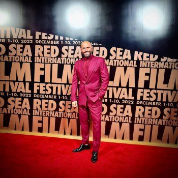 شاهد .. بالصور - نيقولا معوض يصدم الجمهور بإطلالة فريدة من نوعها والأراء تتعارض