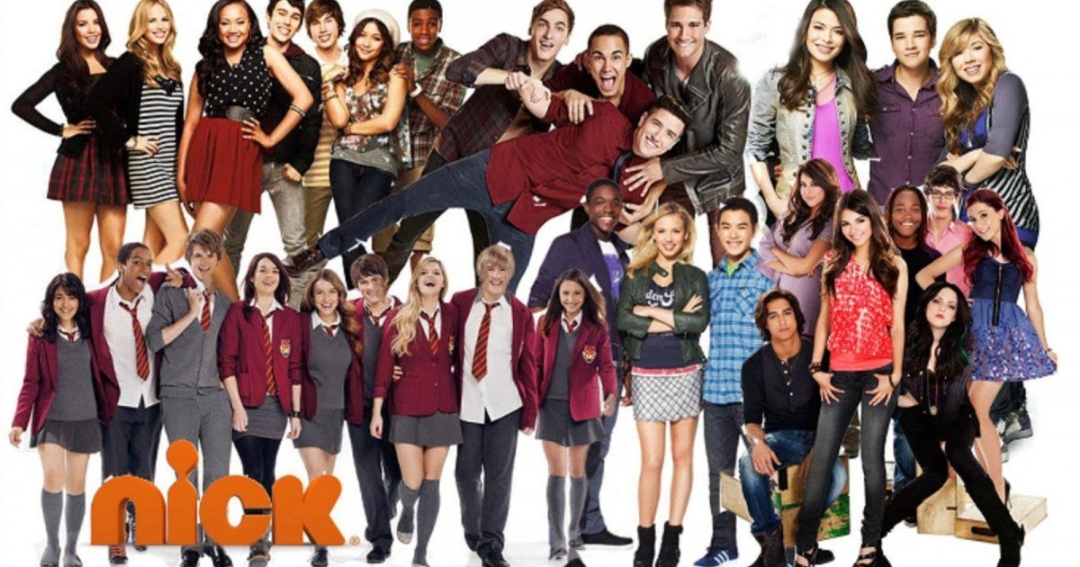 شاهد .. بالصور - نجم نيكلوديون ينفي حقيقة مثليته بالقول وليس بالفعل