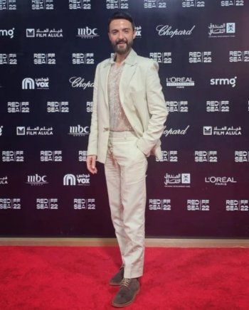 شاهد .. شادي حداد يتألق ببدلة من تصميم جورج حبيقة في مهرجان البحر الأحمر السينمائي