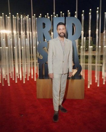 شاهد .. شادي حداد يتألق ببدلة من تصميم جورج حبيقة في مهرجان البحر الأحمر السينمائي