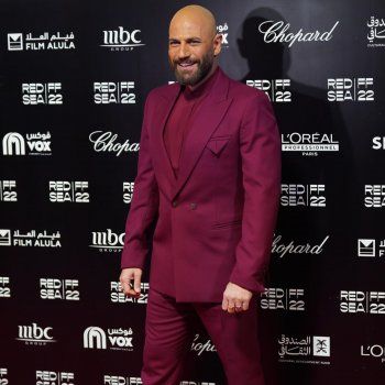 شاهد .. بالصور - نيقولا معوض يصدم الجمهور بإطلالة فريدة من نوعها والأراء تتعارض