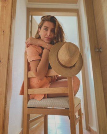 شاهد .. نجمة مسلسل "ستيلتو" بإطلالة جريئة.. وجمالها يبهر المتابعين