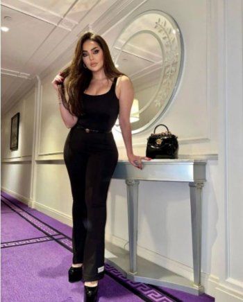 شاهد .. زين كرزون تتألق بالأسود وتستعرض جسدها الممشوق في أحدث ظهور-بالصور