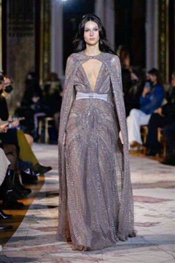 شاهد .. مي عمر تبهر المتابعين بفستان من تصميم زهير مراد.. وهكذا عدلته ليصبح أكثر إحتشاماً