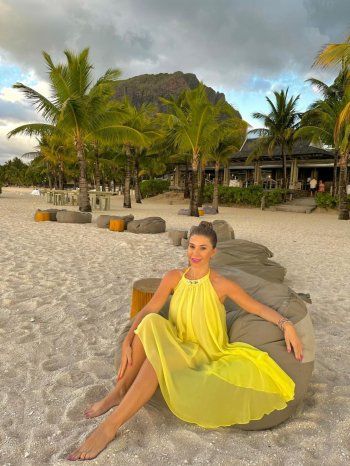 شاهد .. ناي سليمان تستمتع بصيف لا ينتهي على البحر في هذا المكان من العالم-بالصور