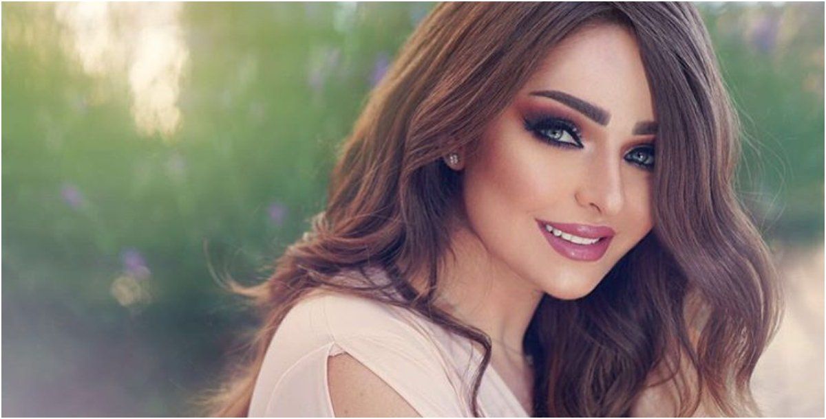 شاهد .. زين كرزون تتألق بالأسود وتستعرض جسدها الممشوق في أحدث ظهور-بالصور