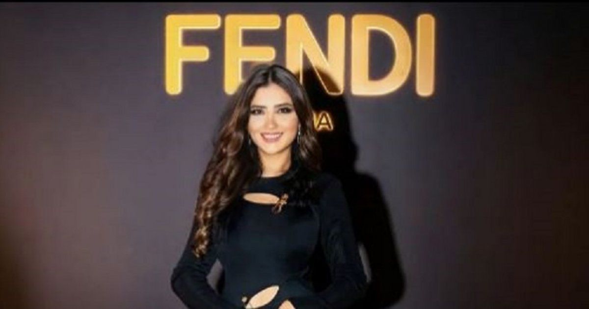 شاهد .. مي عمر تبهر المتابعين بفستان من تصميم زهير مراد.. وهكذا عدلته ليصبح أكثر إحتشاماً