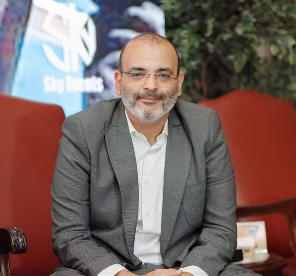 أيمن بهجت قمر :” شرفنا مسرح بلدنا في موسم الرياض السنة اللي فاتت”