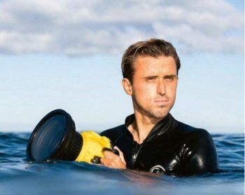 شاهد .. بالصور - شاكيرا وحبيبها الجديد بلحظات حميمة