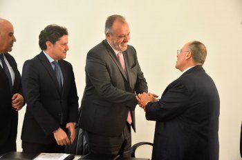 شاهد .. توقيع مذكرة تعاون للإنتاج الدرامي بين وزيري الإعلام والصناعة ونائب رئيس إتحاد المنتجين العرب