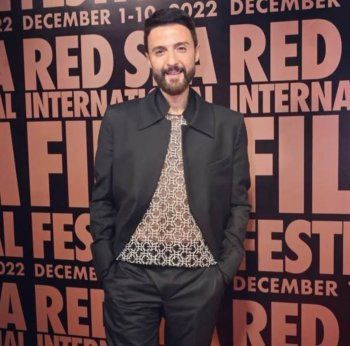 شاهد .. شادي حداد يتألٌق على السجادة الحمراء في الأحمر السينمائي بتوقيع جورج حبيقة-بالصور