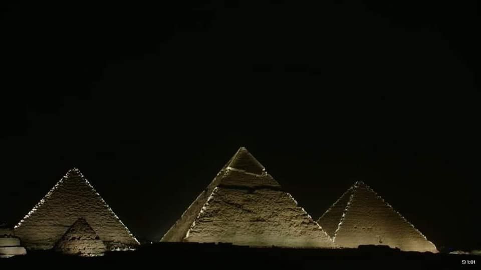 ديور العالمية تحتفل بميلادها الـ75 تحت سفح الهرم