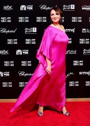 شاهد .. جوزيفين حبشي تحتفل بانطلاق فيلمها الأول "عَ مفرق طريق" من مهرجان البحر الأحمر