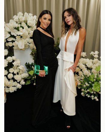 شاهد .. بالصورة- فيكتوريا بيكهام تفاجئ بفستان خارج عن المألوف