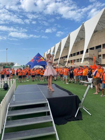 شاهد .. لاروسي تتألق بين دبي والمغرب.. وهذا ما حققته أغنية "Good"