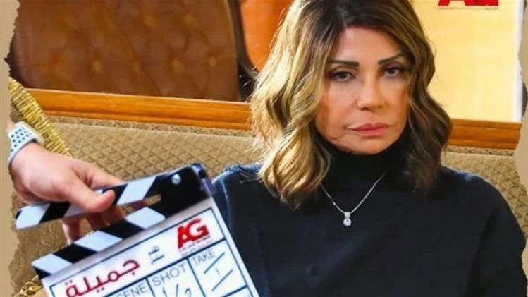 الجميلة سوسن بدر تظهر في كواليس مسلسلها الجديد بالباروكة – صورة