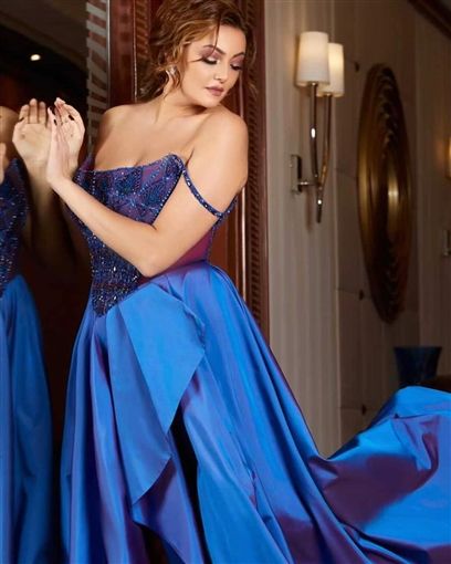 النجمة “بشري” بفستان بفتحة جانبية تتاكل اكل – شاهد